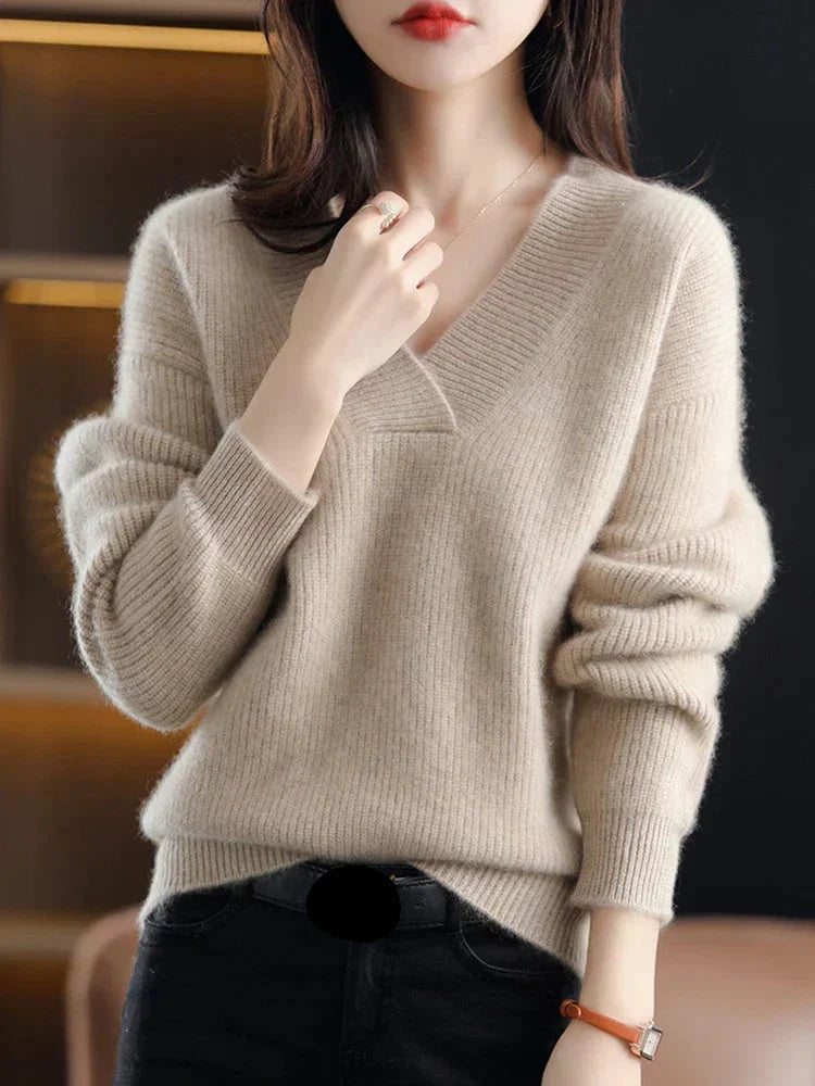 Women's Sweater – Soft Knit – Relaxed Fit – V-neck – Ribbed Edges