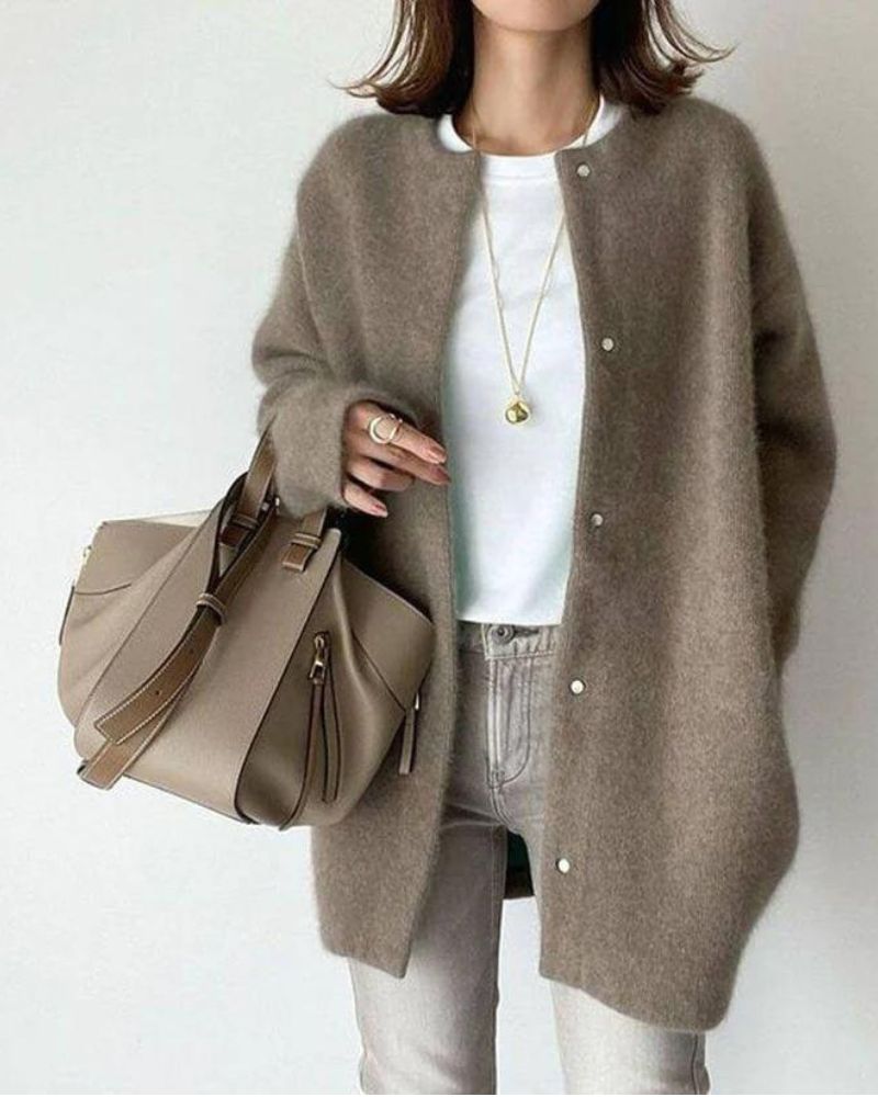 Women's Cardigan – Oversized Fit – Soft Knit – Front Buttoning – Comfort Layer
