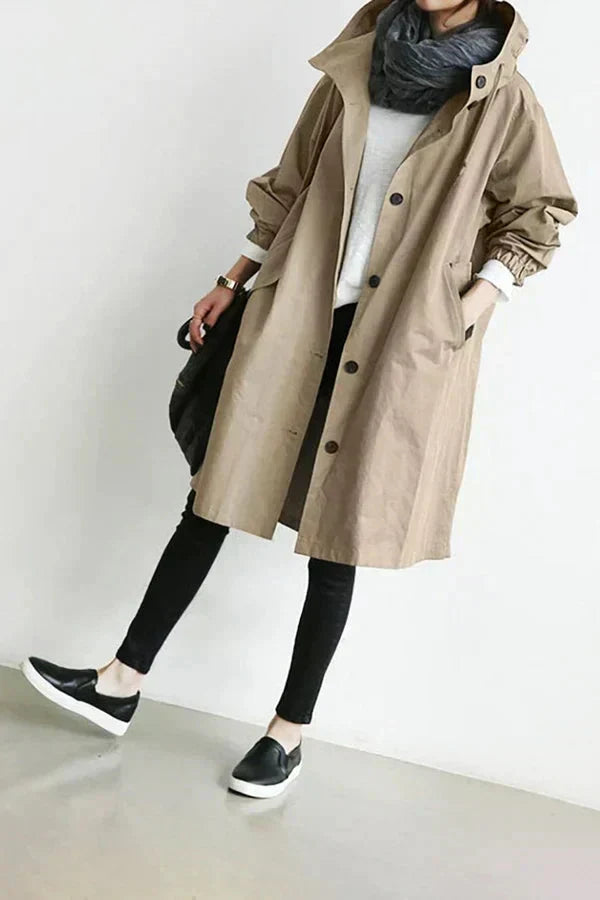 Dame Trenchcoat - Lang Passform - Hette og Knapper - Justerbare Mansjetter - Lommer