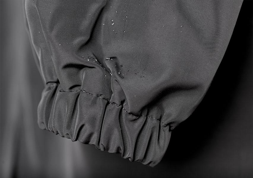 Dame Trenchcoat - Lang Passform - Hette og Knapper - Justerbare Mansjetter - Lommer