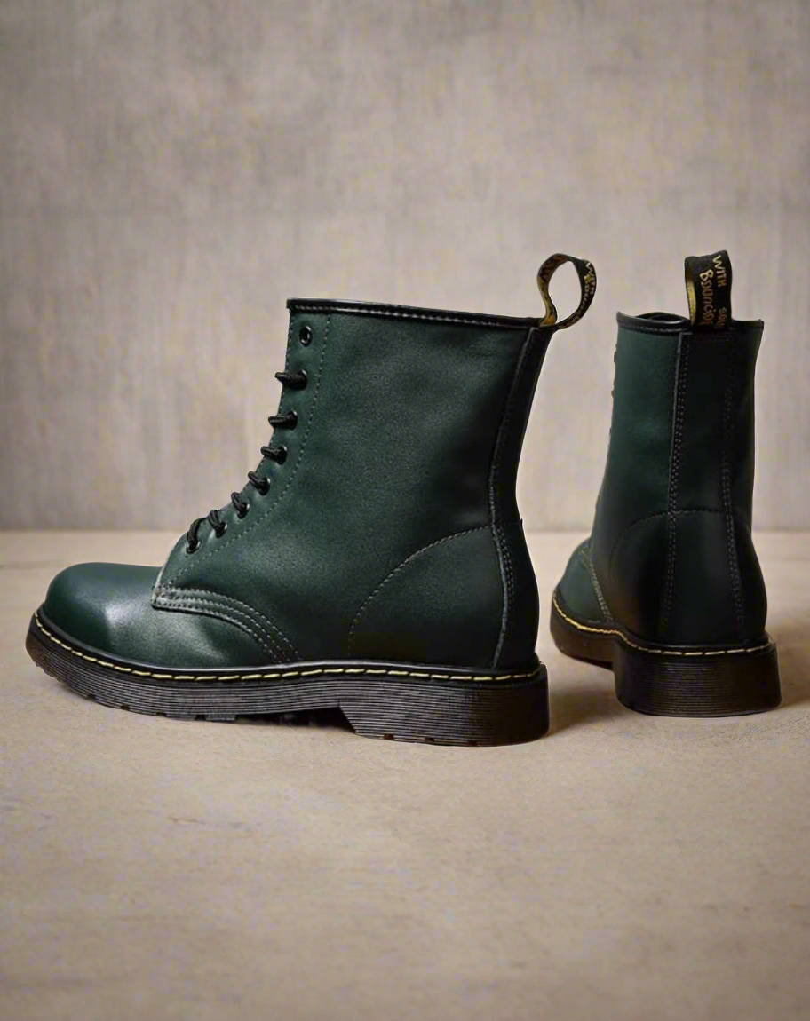 Women's Leather Boots – Lacing – Robust Design – Thick Sole for Good Grip