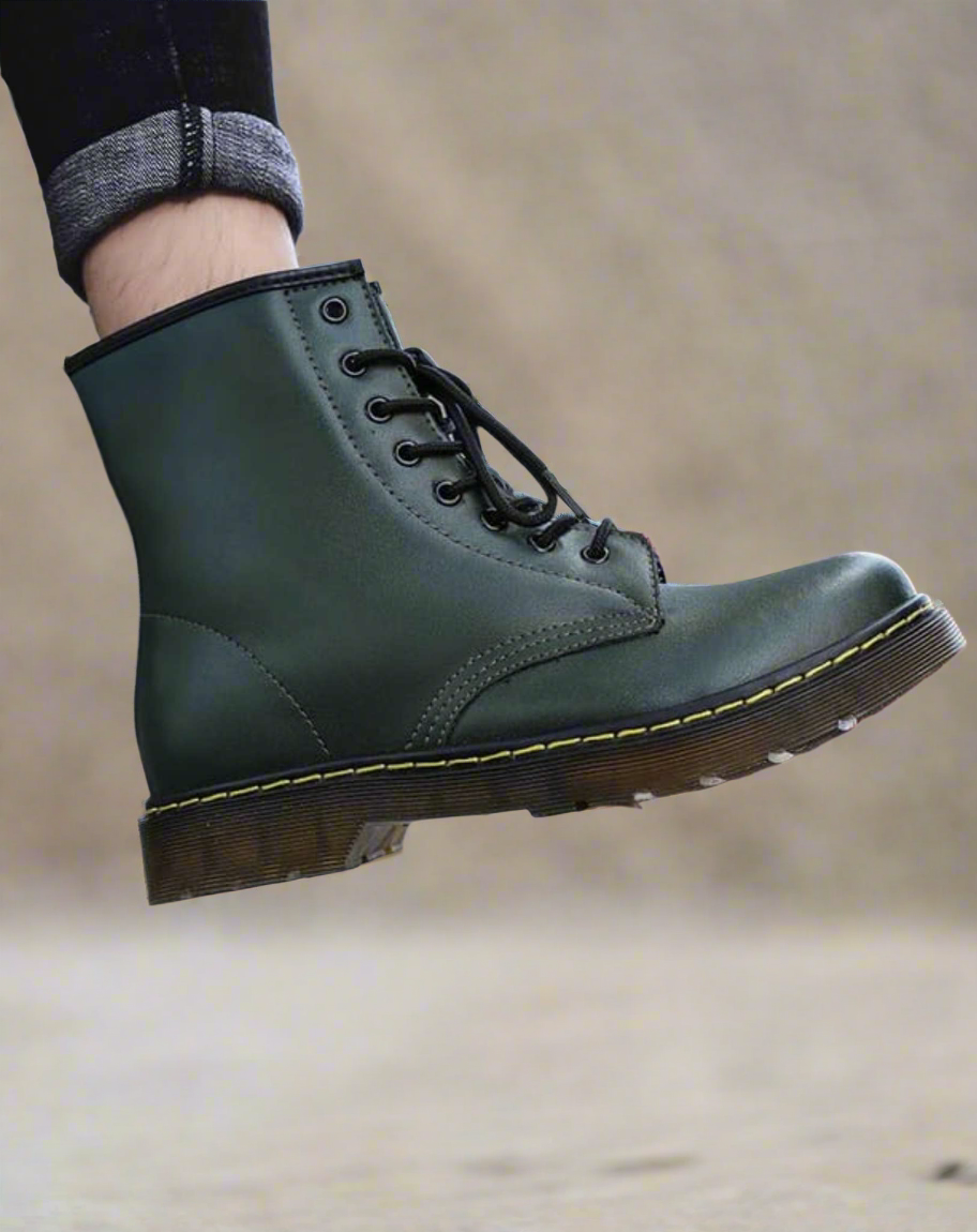 Women's Leather Boots – Lacing – Robust Design – Thick Sole for Good Grip