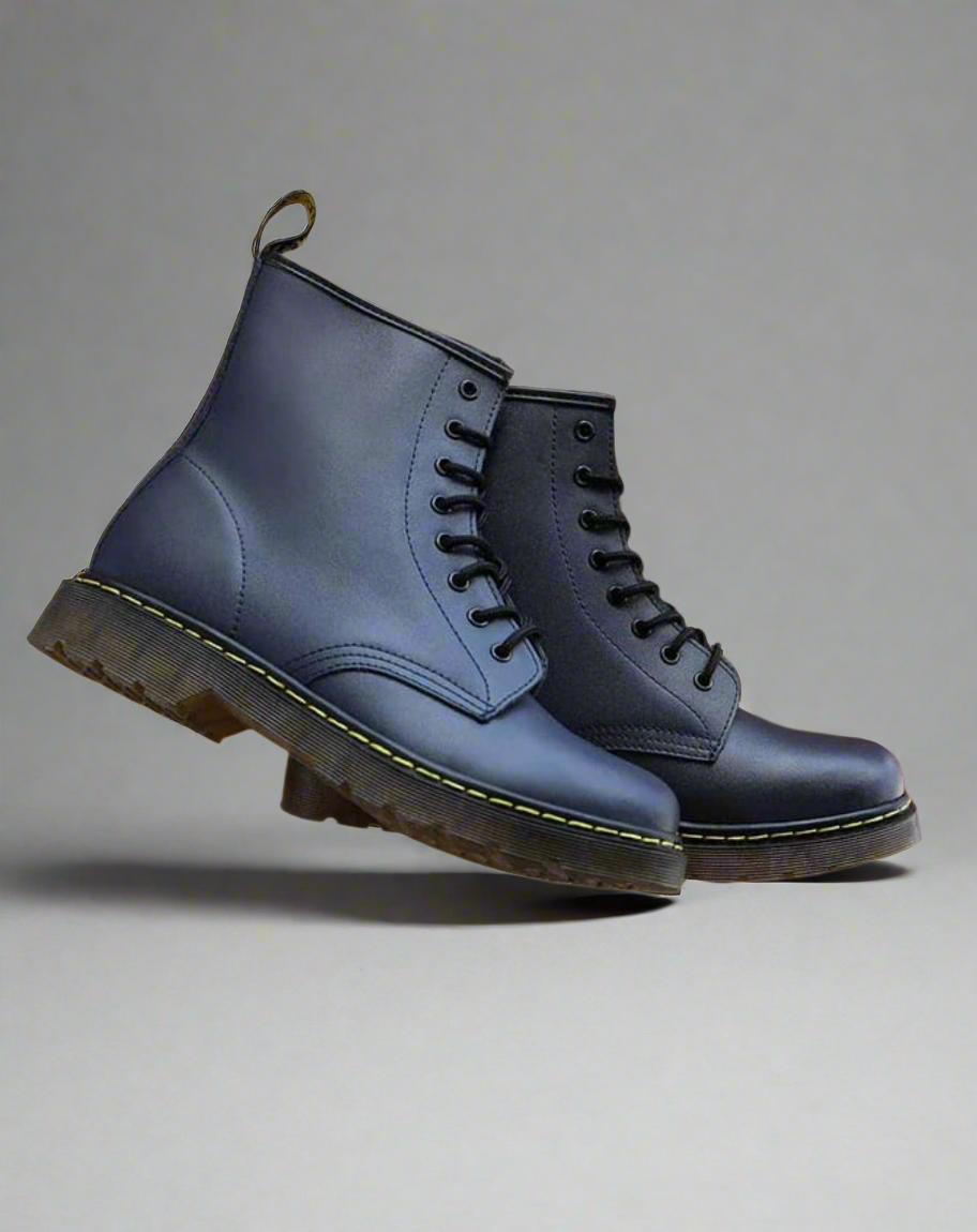 Women's Leather Boots – Lacing – Robust Design – Thick Sole for Good Grip