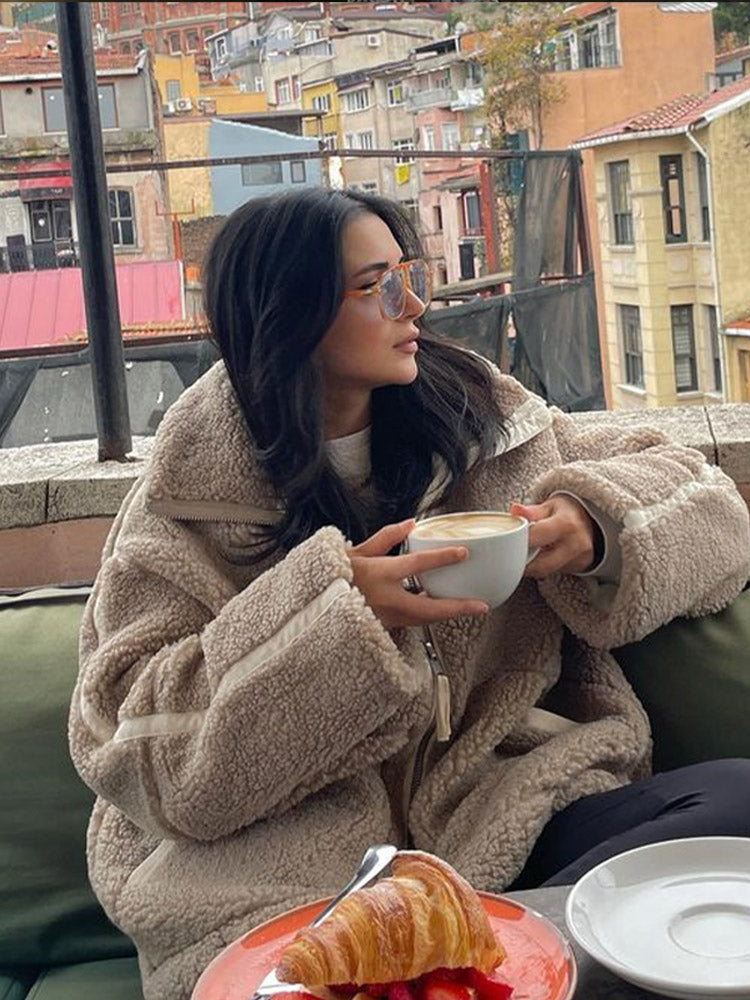 Women's Sherpa Jacket - Soft and Warm - Oversized Fit - High Collar - Everyday Style