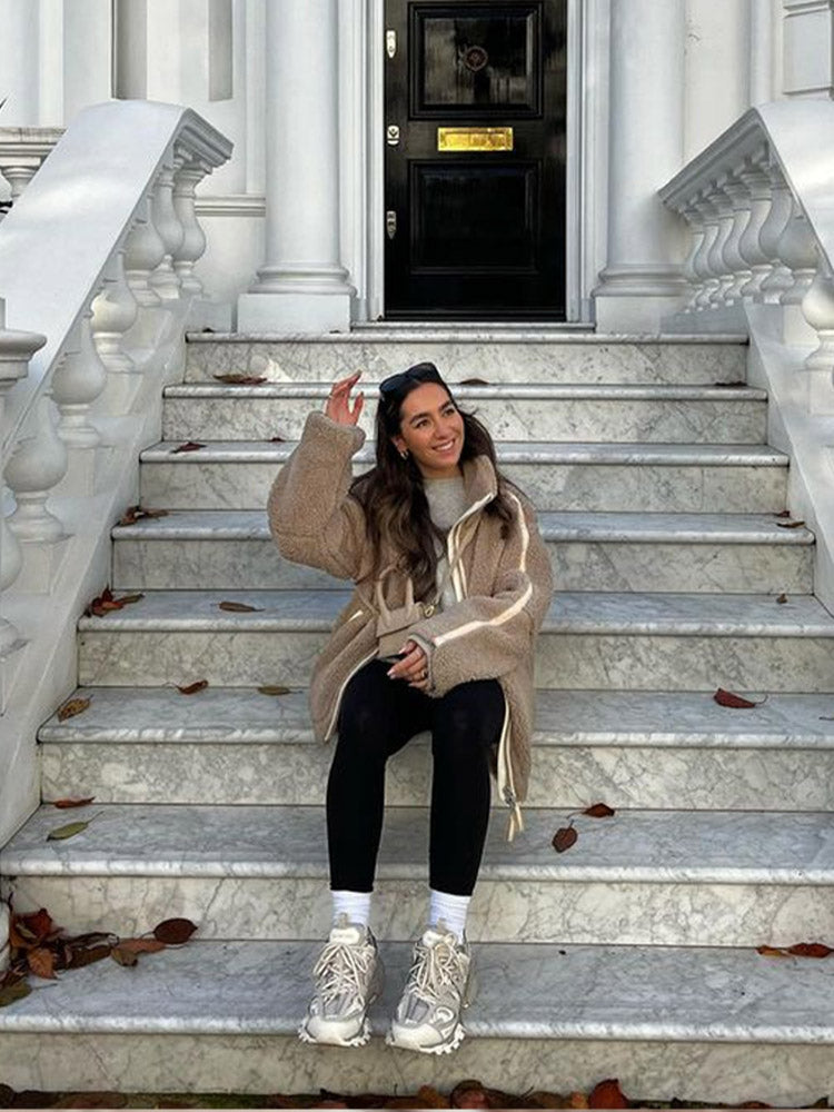 Women's Sherpa Jacket - Soft and Warm - Oversized Fit - High Collar - Everyday Style