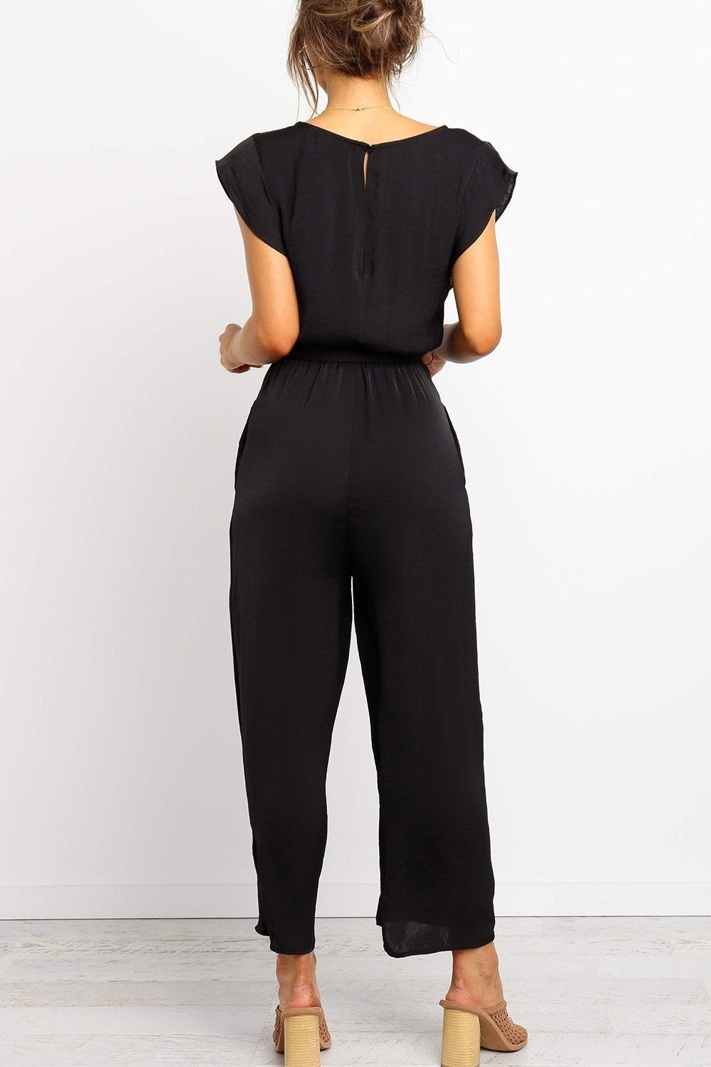 Women's Jumpsuit – Relaxed Fit – V-Neck – Tie Belt – Breathable Fabric – Pockets
