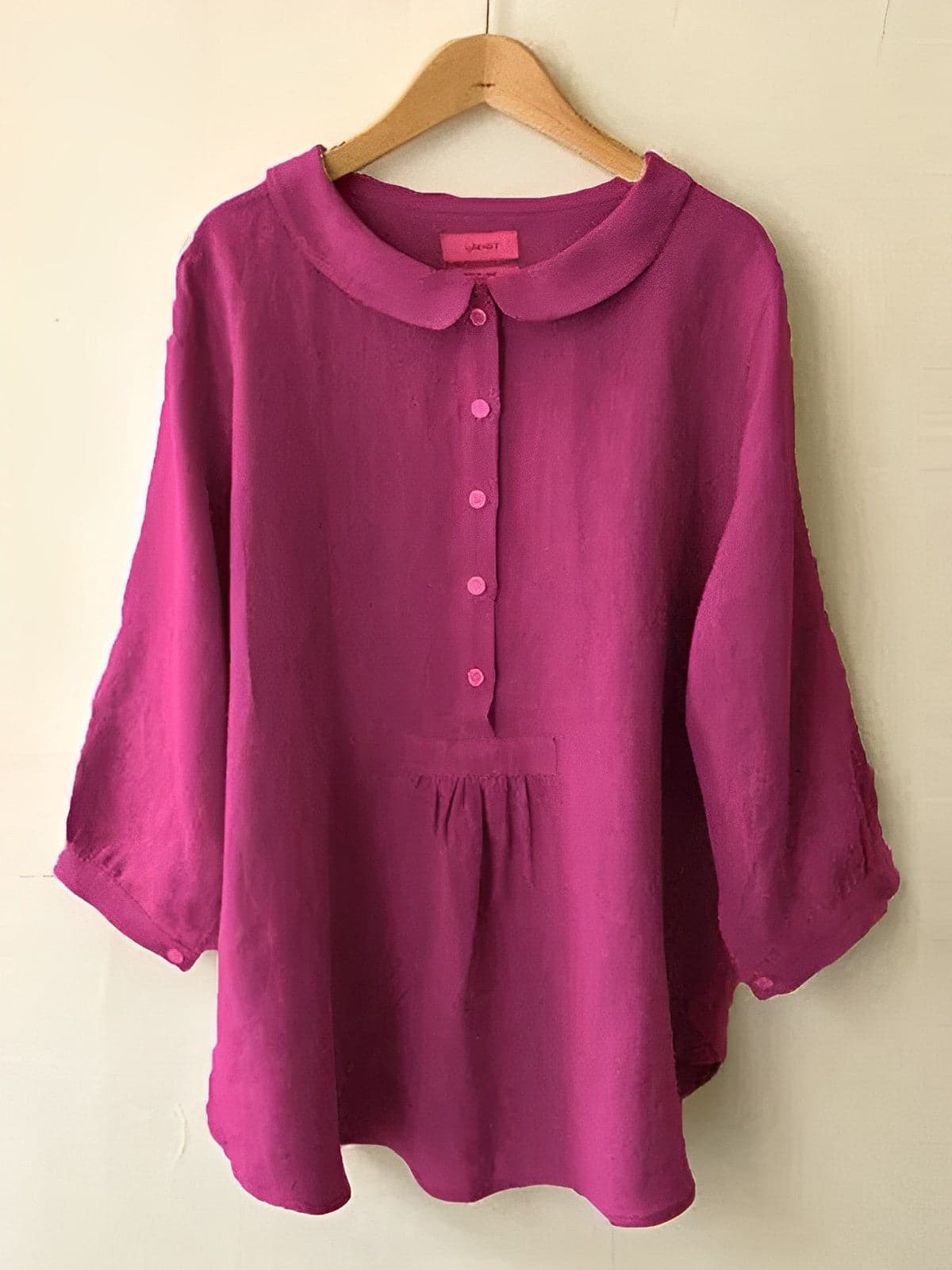 Women's Blouse - Light and Airy - Peter Pan Collar - 3/4 Sleeves - Button Closure