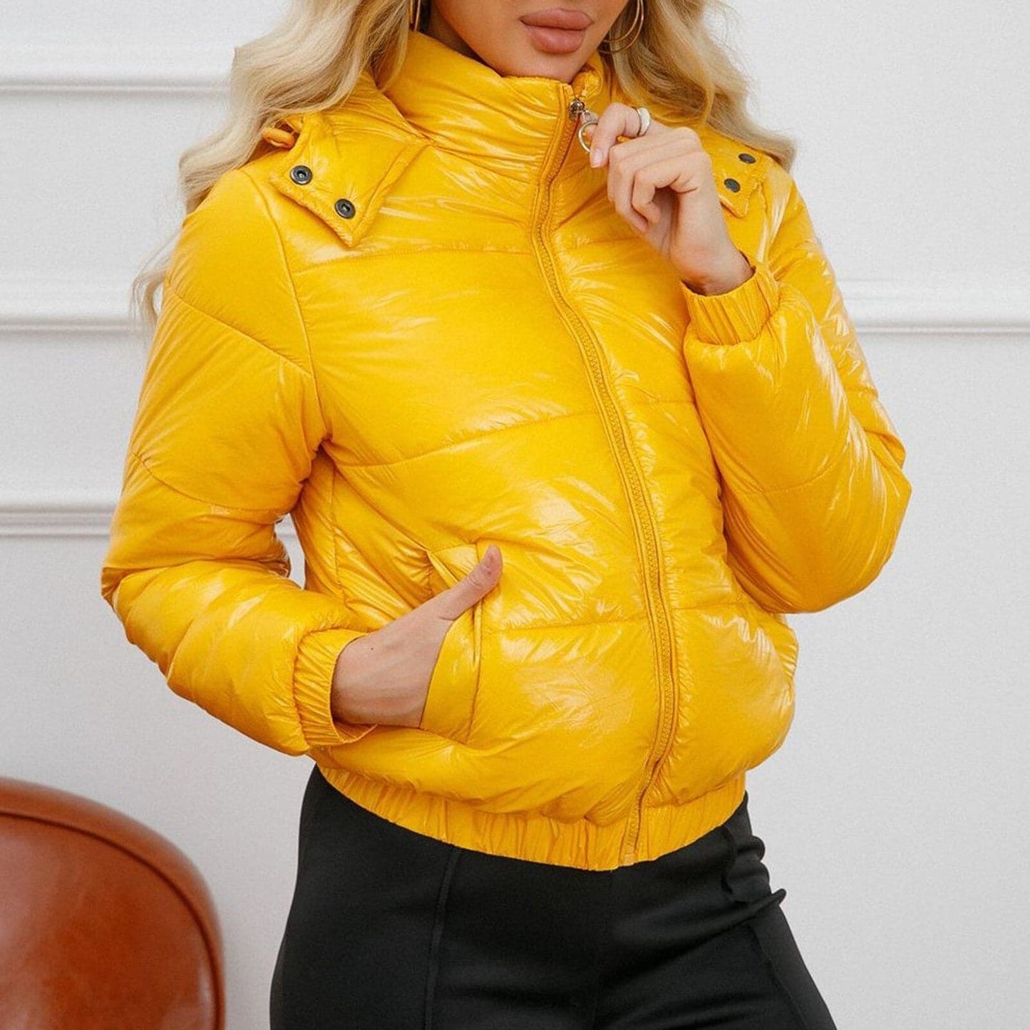 Women's Puffer Jacket - Lightweight and Water-Repellent - High Collar - Padded and Warm - Zipper Closure