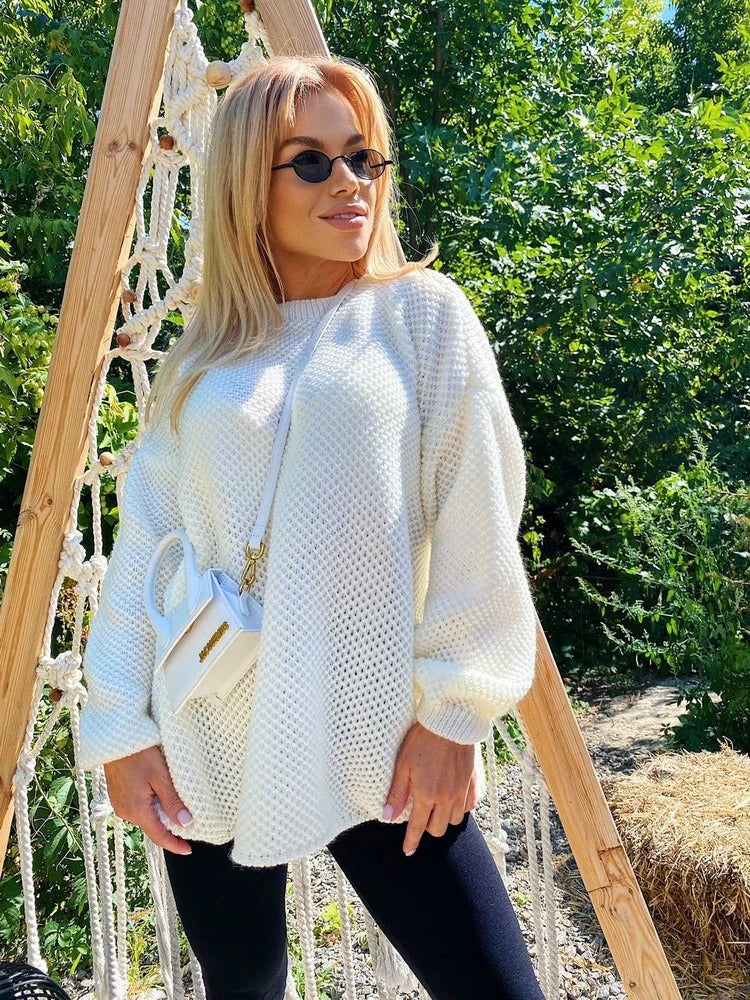 Women's Sweater – Oversized Fit – Textured Wool – Round Neck – Ribbed Edges