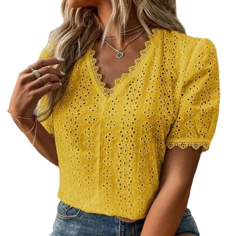 Women's Shirt with Short Sleeves – Relaxed Fit – Cotton – Broderie Anglaise – Scalloped V-Neck