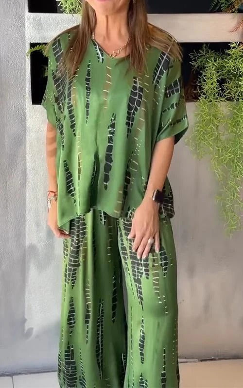 Women's Jumpsuit – Satin – Relaxed Fit – Round Neck – Wide Legs – Abstract Pattern