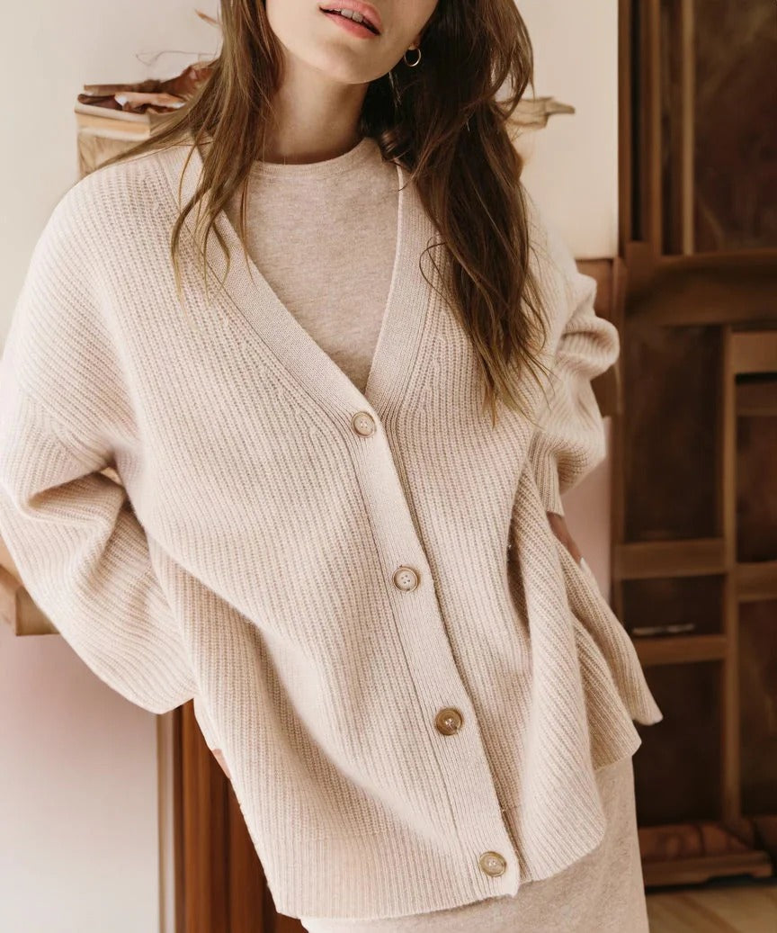 Women's Cardigan – Oversized Fit – Ribbed Knit – Buttons – V-Neck – Casual Layering