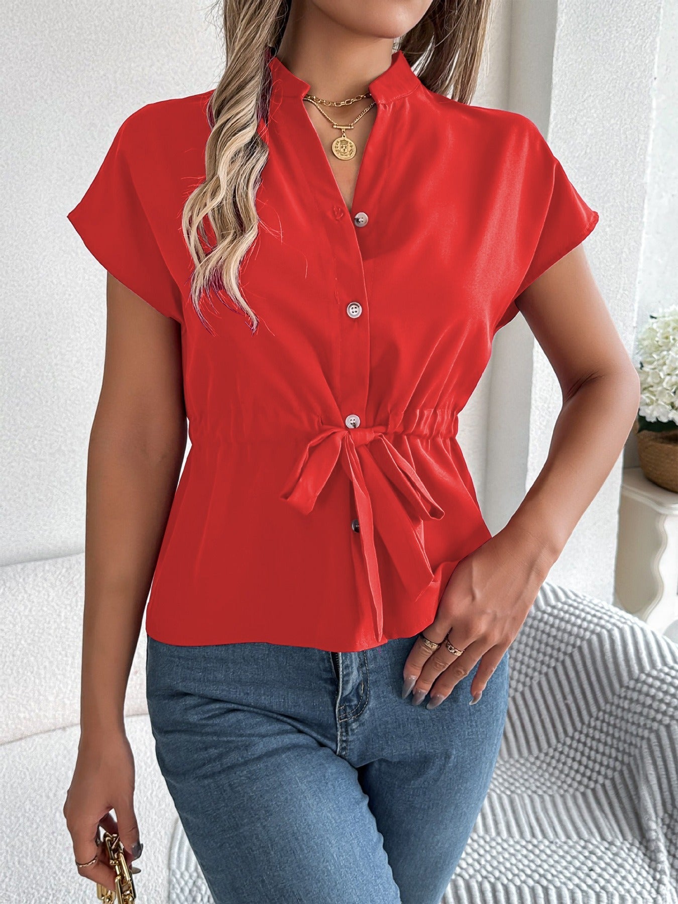 Women's short-sleeved shirt – V-neck – Relaxed fit – Waist tie – Front buttons