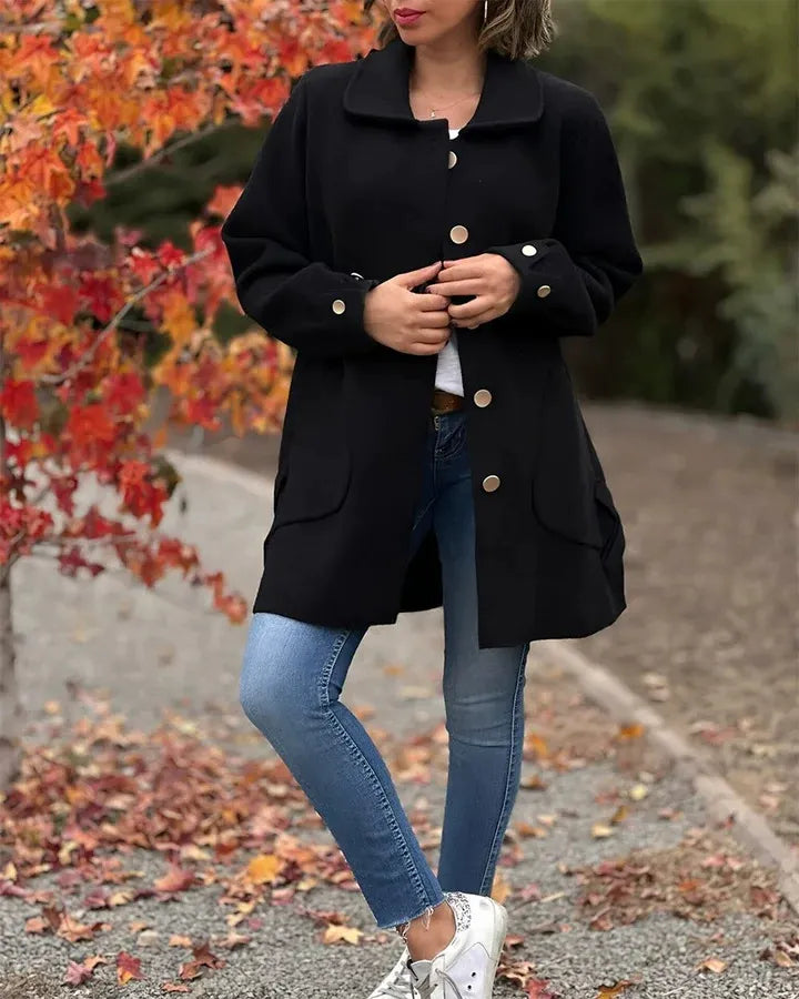 Women's Coat in Wool – Relaxed Fit – Mid-Length – Button Front – Large Pockets