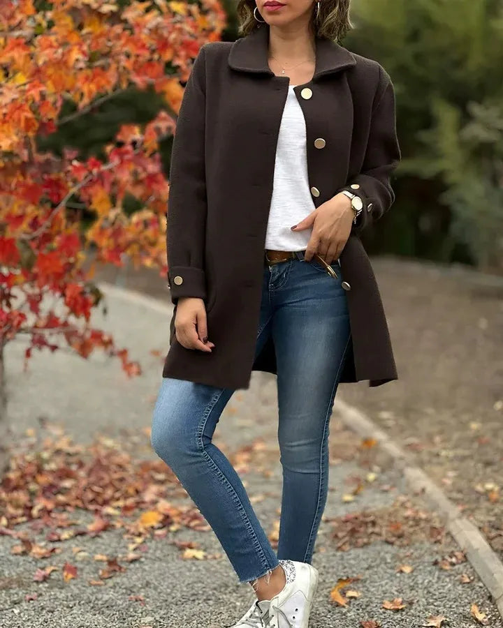 Women's Coat in Wool – Relaxed Fit – Mid-Length – Button Front – Large Pockets