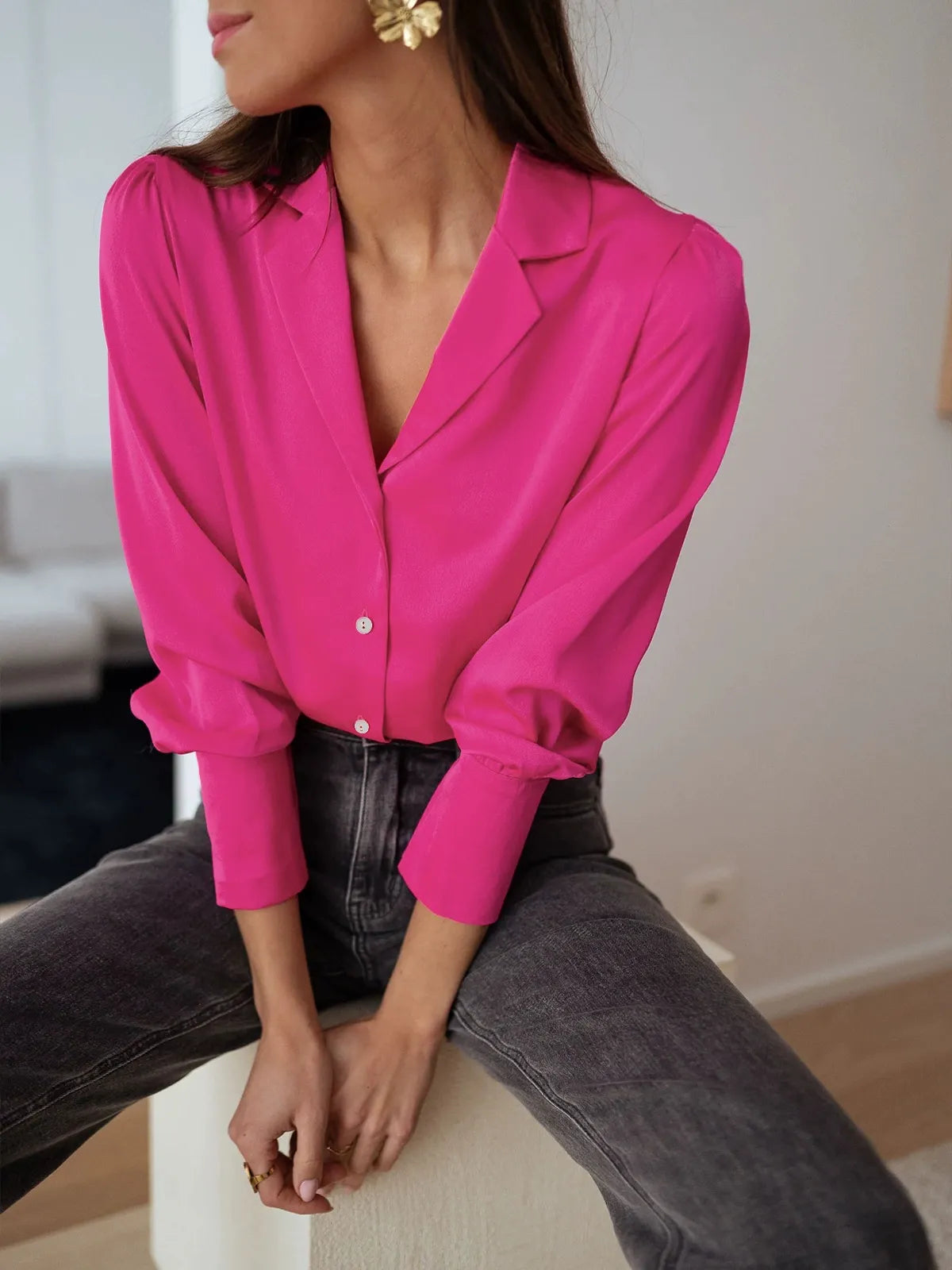 Women's Blouse – Relaxed Fit – Long Sleeved – Front Buttons – Collar – Elegant Drape