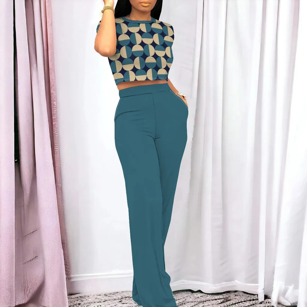 Women's Set – Short Top with Geometric Pattern – Wide High-Waisted Pants