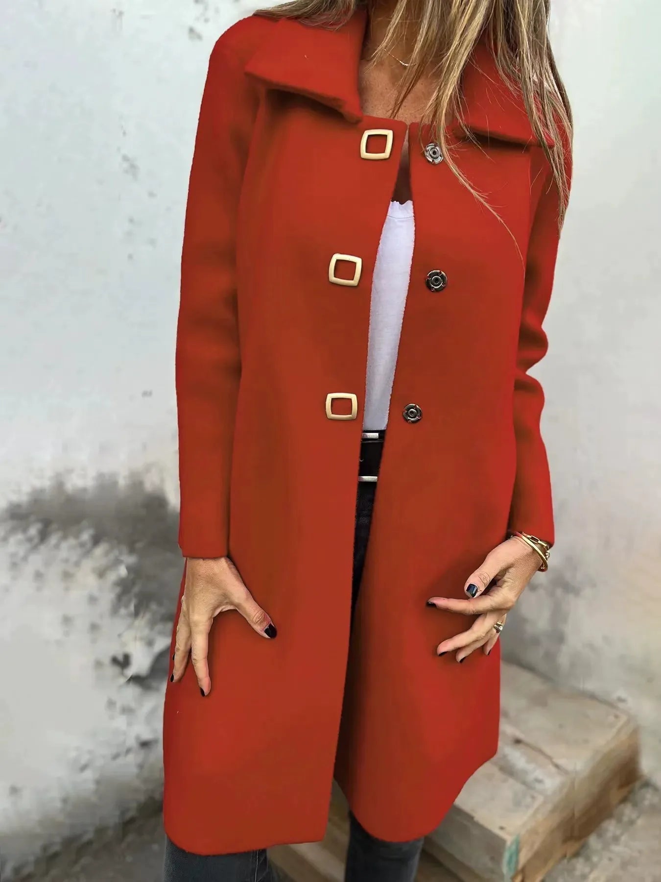 Women's Coat in Wool – Tailored Fit – Knee-Length – Single-Breasted Elegant Design