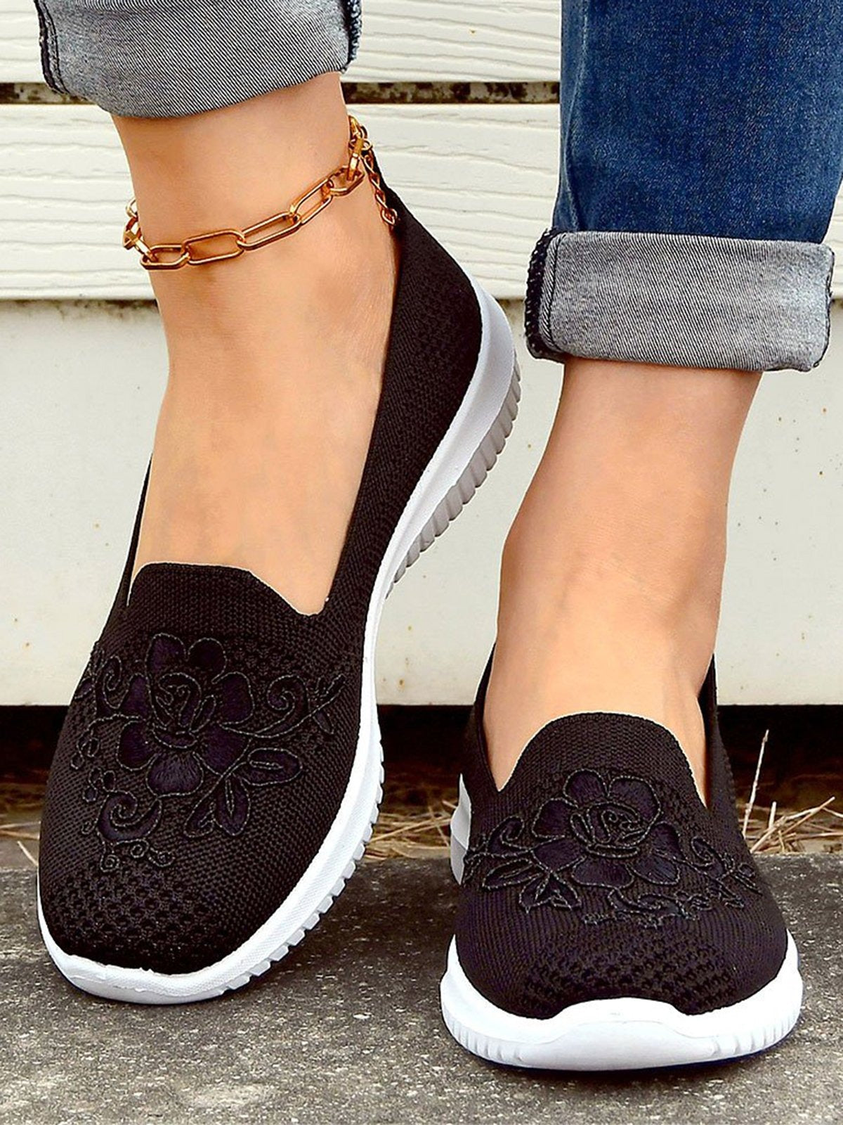 Women's Sneakers Slip-On – Breathable Knit – Floral Embroidered – Comfort Fit