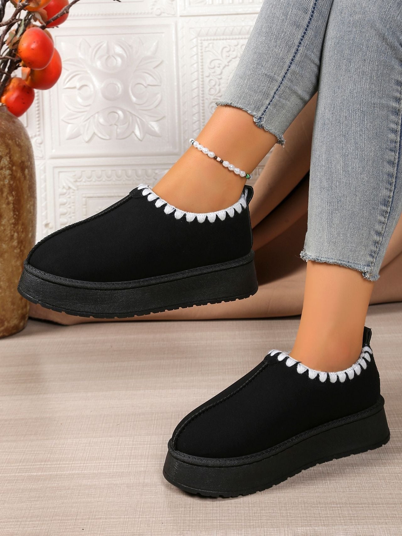Women's Lace-Up Boots – Ankle-High Slip-On – Plush Lined – Comfort Sole for Everyday