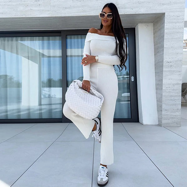 Women's jumpsuit – Slim fit – Off-shoulder – Flared legs – Full length – Comfortable