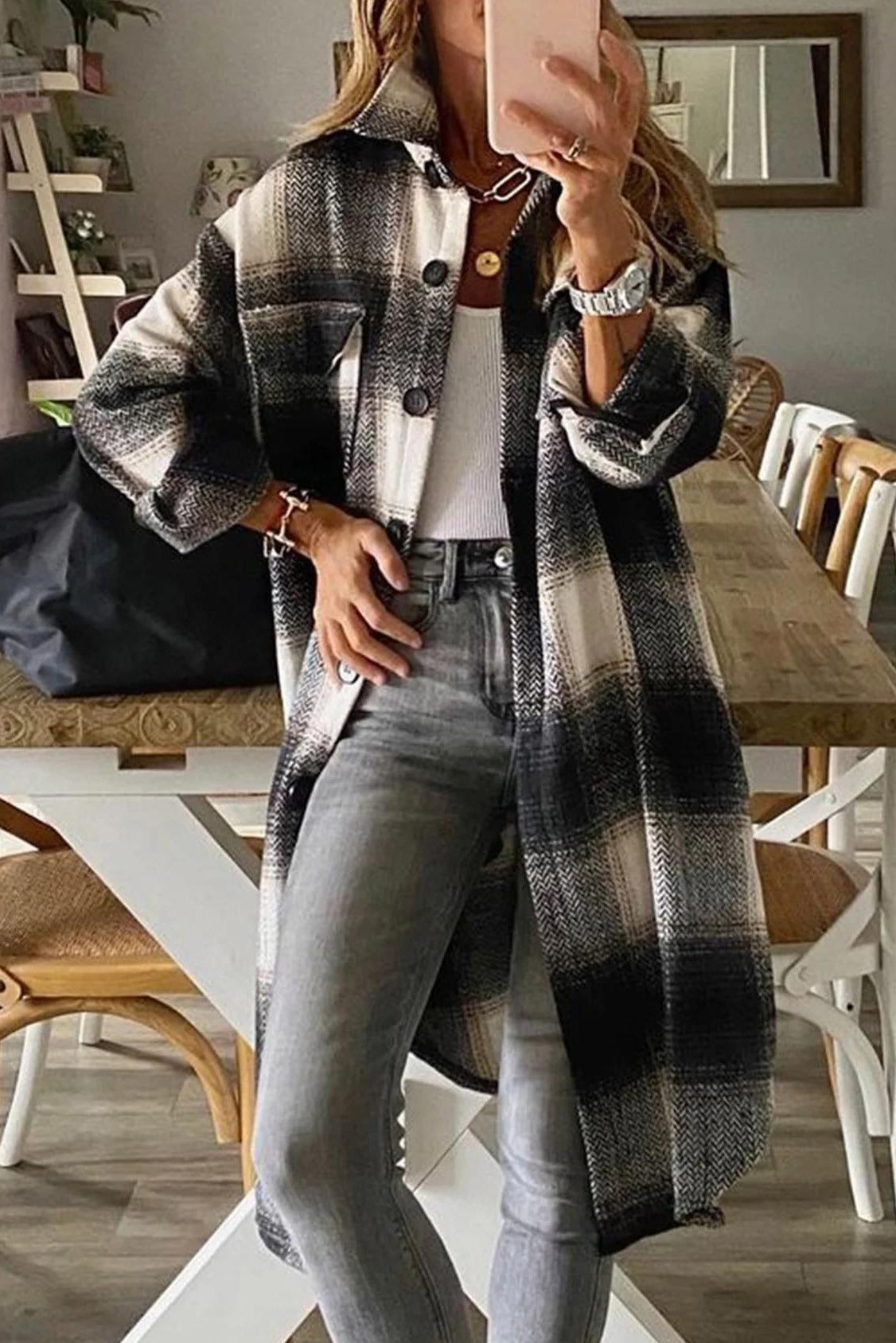 Women's Shirt Jacket – Oversized Fit – Wool Feel – Check Pattern – Knee Length – Button Closure