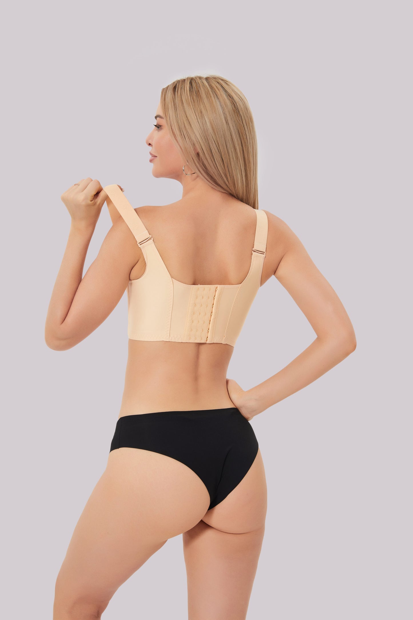 Women's Shaping Bra – Sculpting Fit – Seamless Comfort – Adjustable Straps