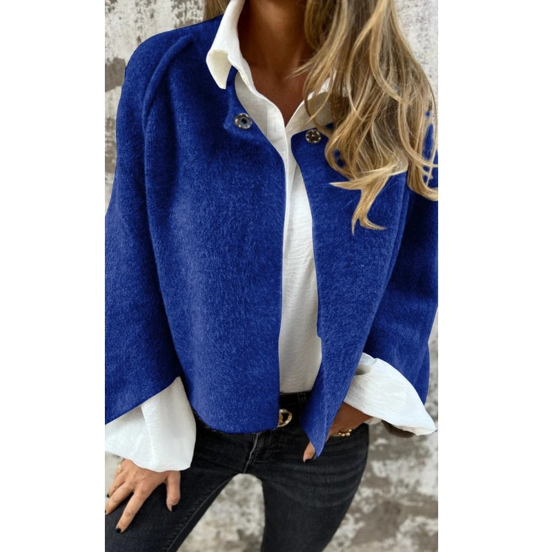 Dame Ulljakke – Oversized Passform – Myk og Varm – Knapplukking – Rund Hals