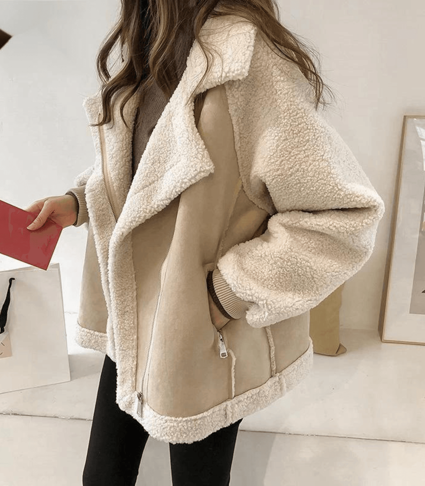 Dame Jakke - Oversized Passform - Myk Sherpa-Fôret - Glidelåslukking - Stilfull og Varm