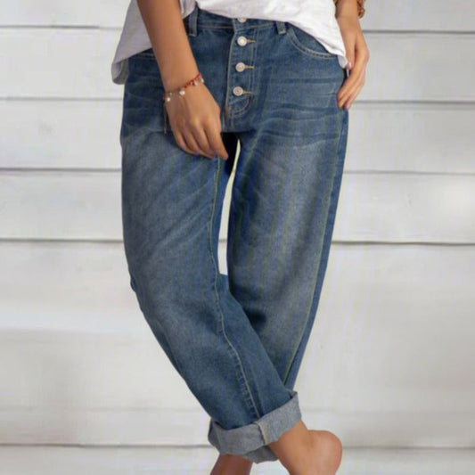 Dame Jeans – Vide Ben – Avslappet Passform – Knapplukking – Femlommedesign