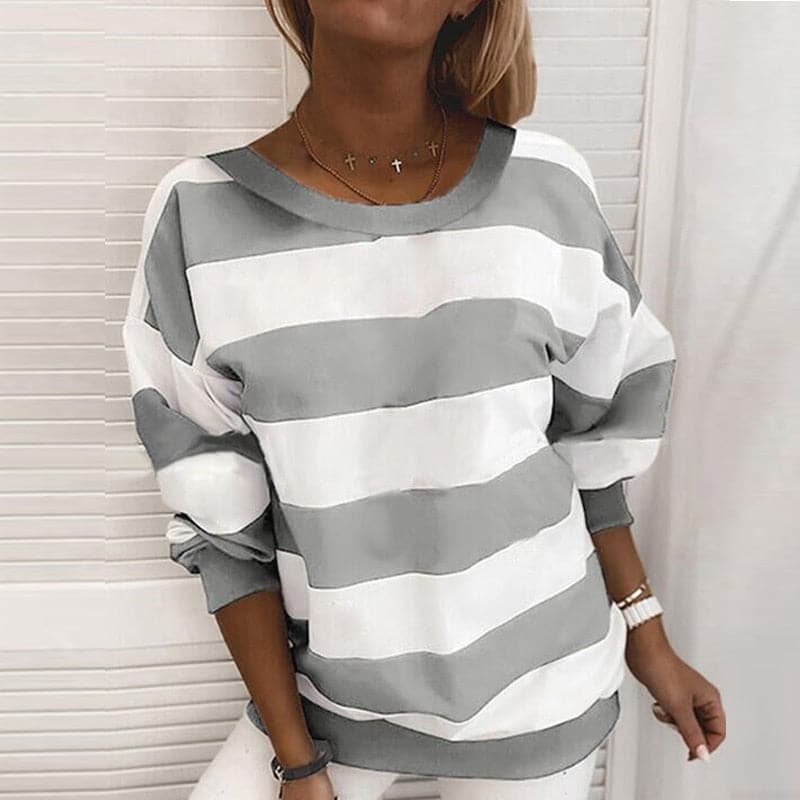 Dame Genser - Oversized Passform - Strikket med Stripemønster - Rund Hals - Langermet