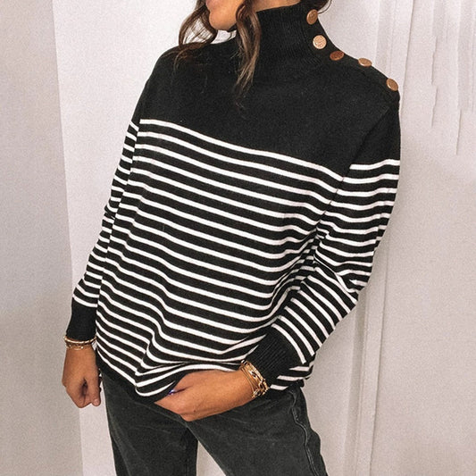 Dame Strikkegenser – Høy Hals – Lange Ermer – Stripemønster – KnappeDetalj