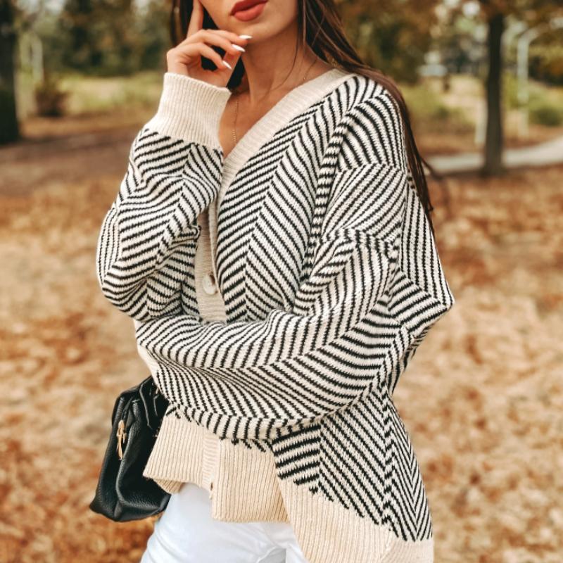 Dame Cardigan – Strikket Herringbone Mønster – V-hals – Knappelukking – Løs Passform