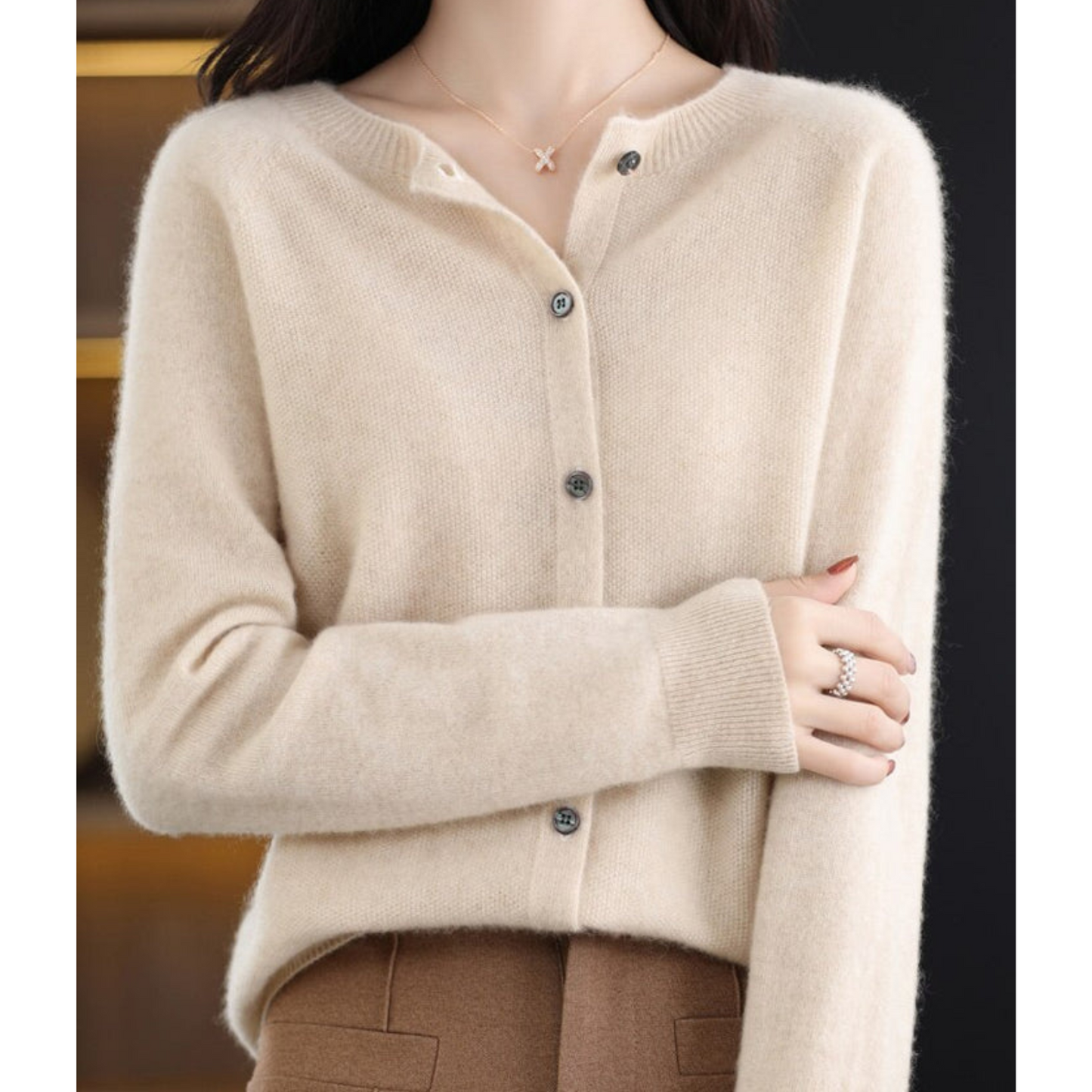 Dame Cardigan - Myk Ull-Kasjmir - Rund Hals - Knappelukking - Komfortabel Passform