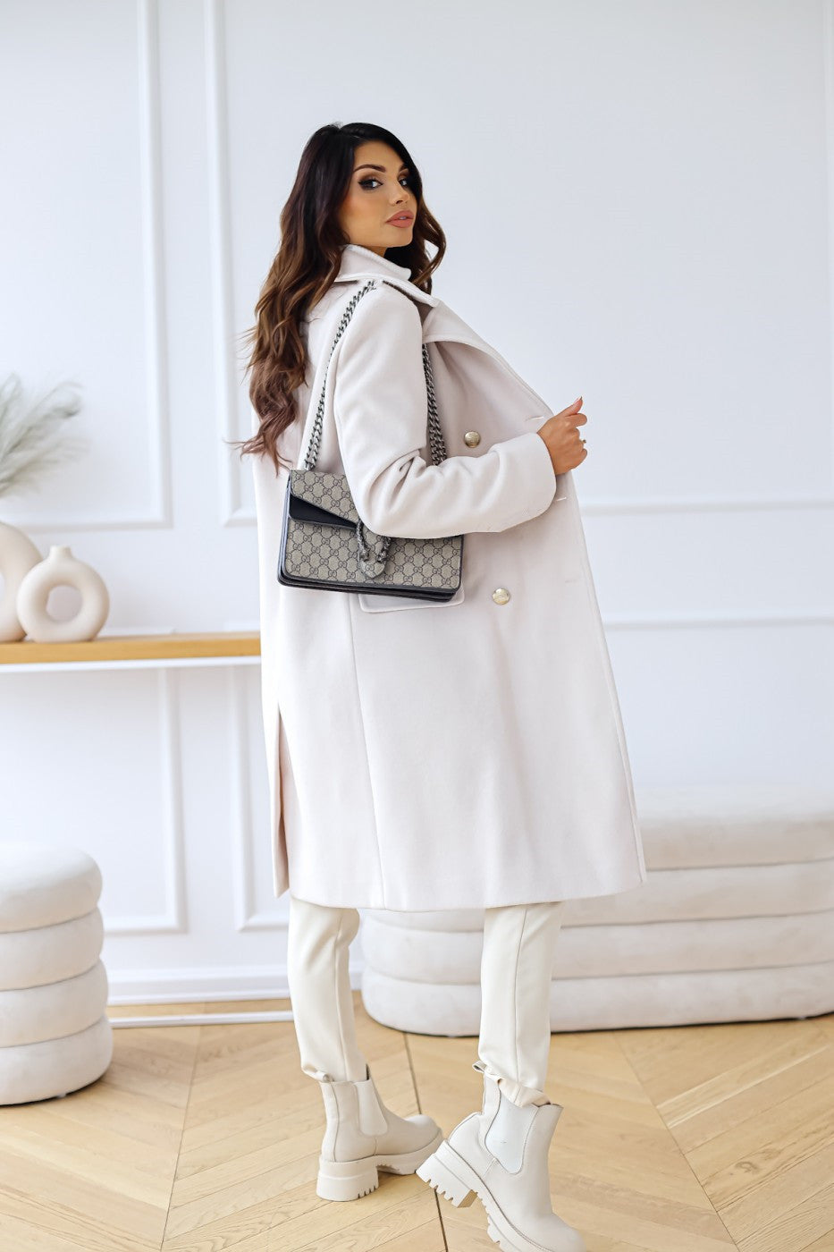 Women's Coat - Double-Breasted Wool Blend - Tailored Fit - Knee-Length with Side Pockets