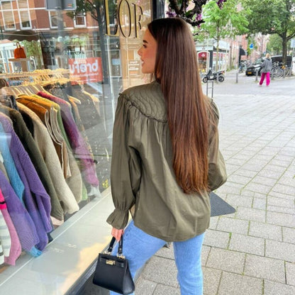 Damebluse - Avslappet Passform - Lange Ermer - Høy Rynket Hals - Knapper foran