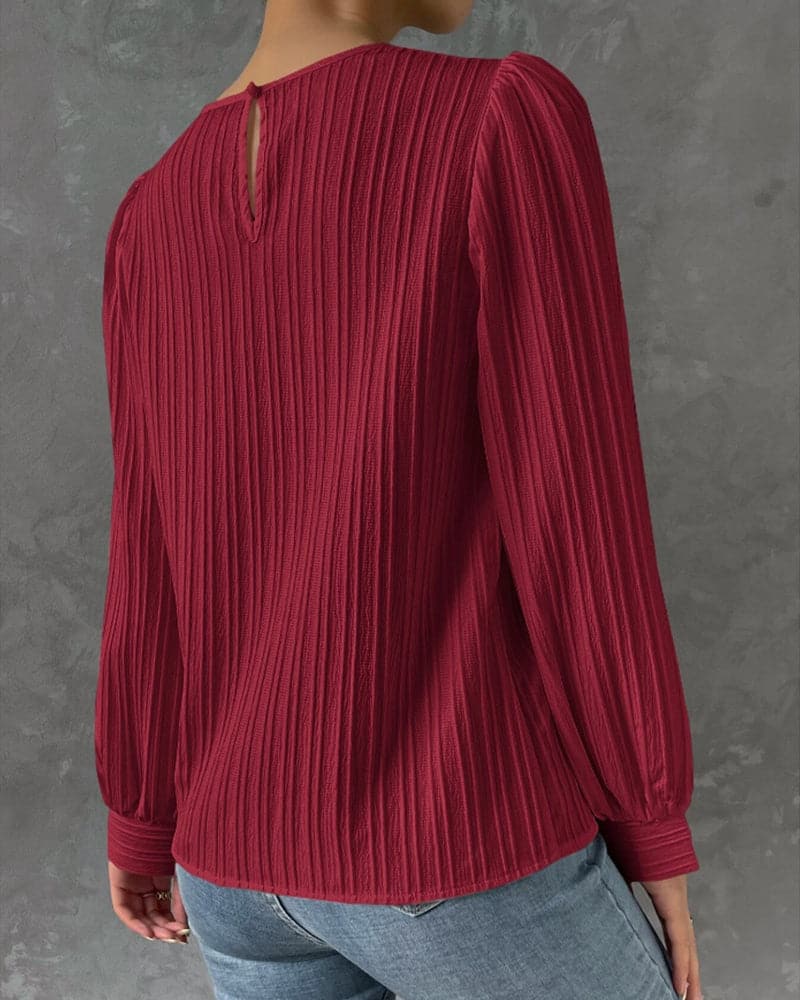 Bluse for dame - Ribbestrikket - Puffermer - Rund hals - Figurnær passform