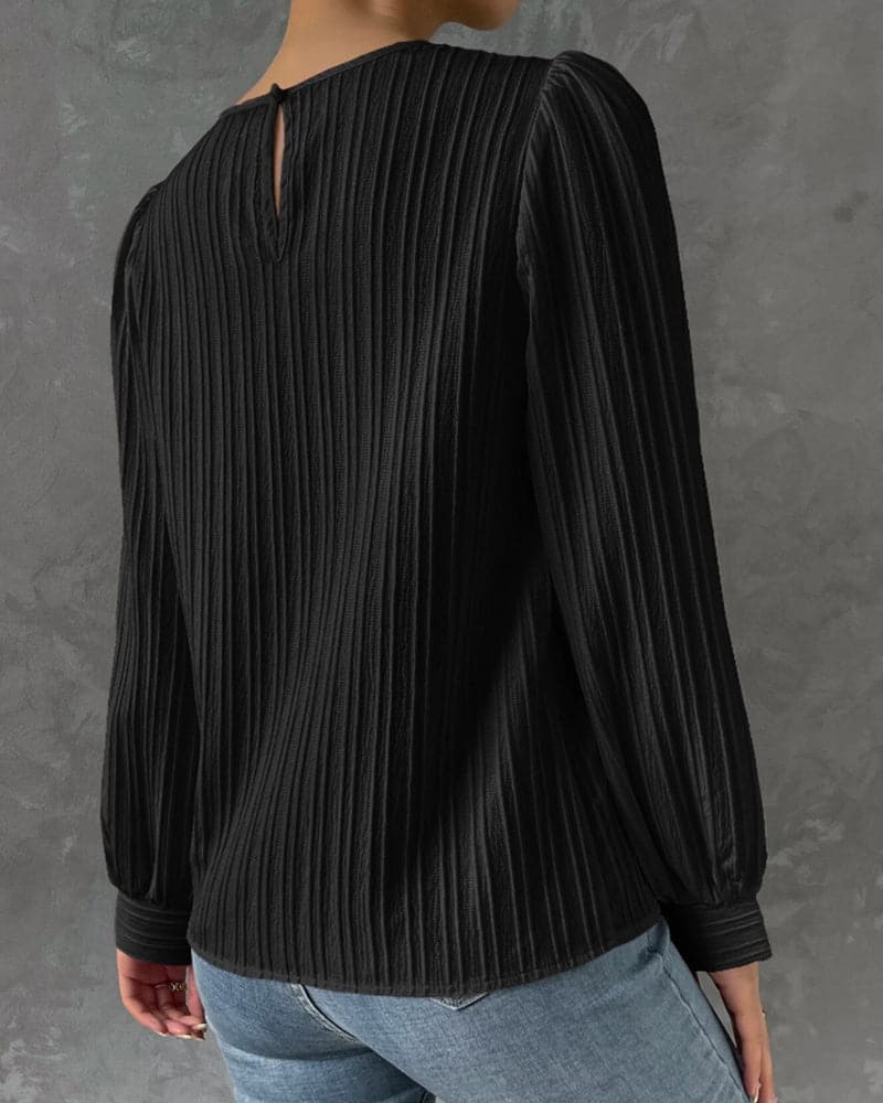 Bluse for dame - Ribbestrikket - Puffermer - Rund hals - Figurnær passform