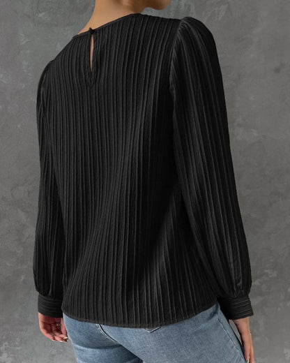 Bluse for dame - Ribbestrikket - Puffermer - Rund hals - Figurnær passform