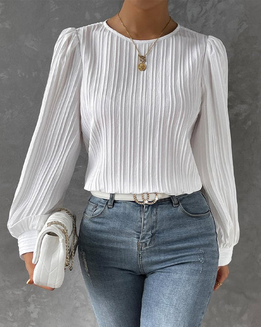 Bluse for dame - Ribbestrikket - Puffermer - Rund hals - Figurnær passform