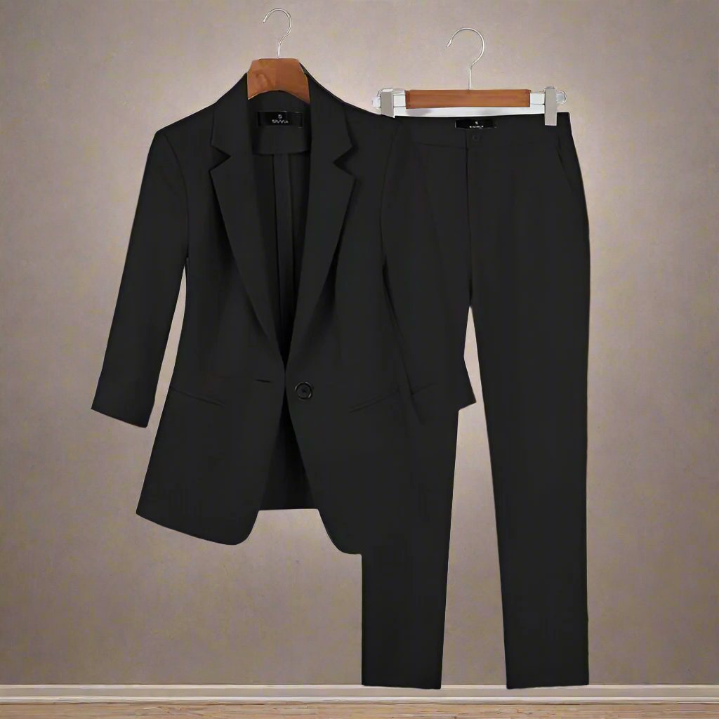 Dame Blazer og Bukse – Skreddersydd Passform – Elegant Enkel-Knapps Blazer – Slim Dressbukse