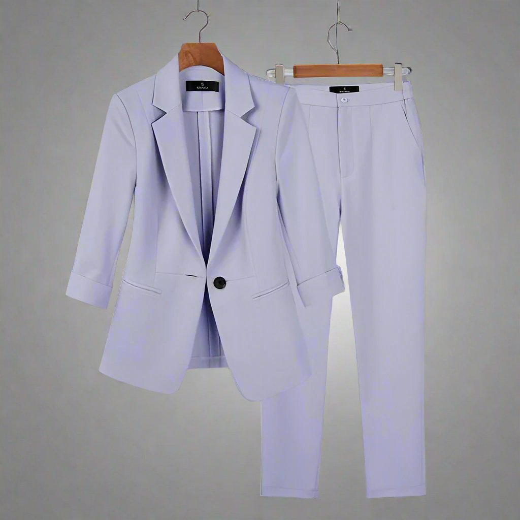 Dame Blazer og Bukse – Skreddersydd Passform – Elegant Enkel-Knapps Blazer – Slim Dressbukse