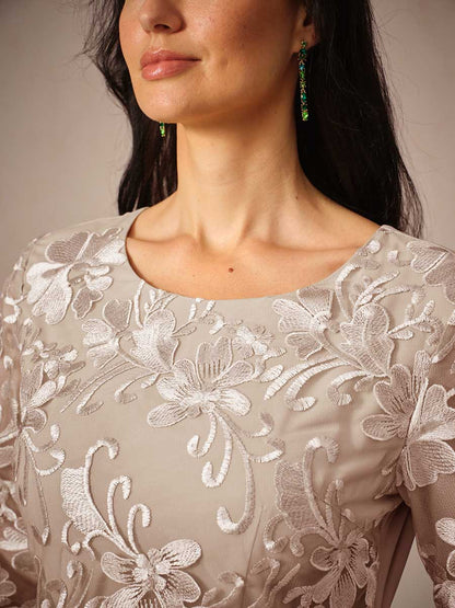 Dress for Women – Maxi Dress – Lace – Airy Fit – Three-Quarter Length Sleeves – Elegant