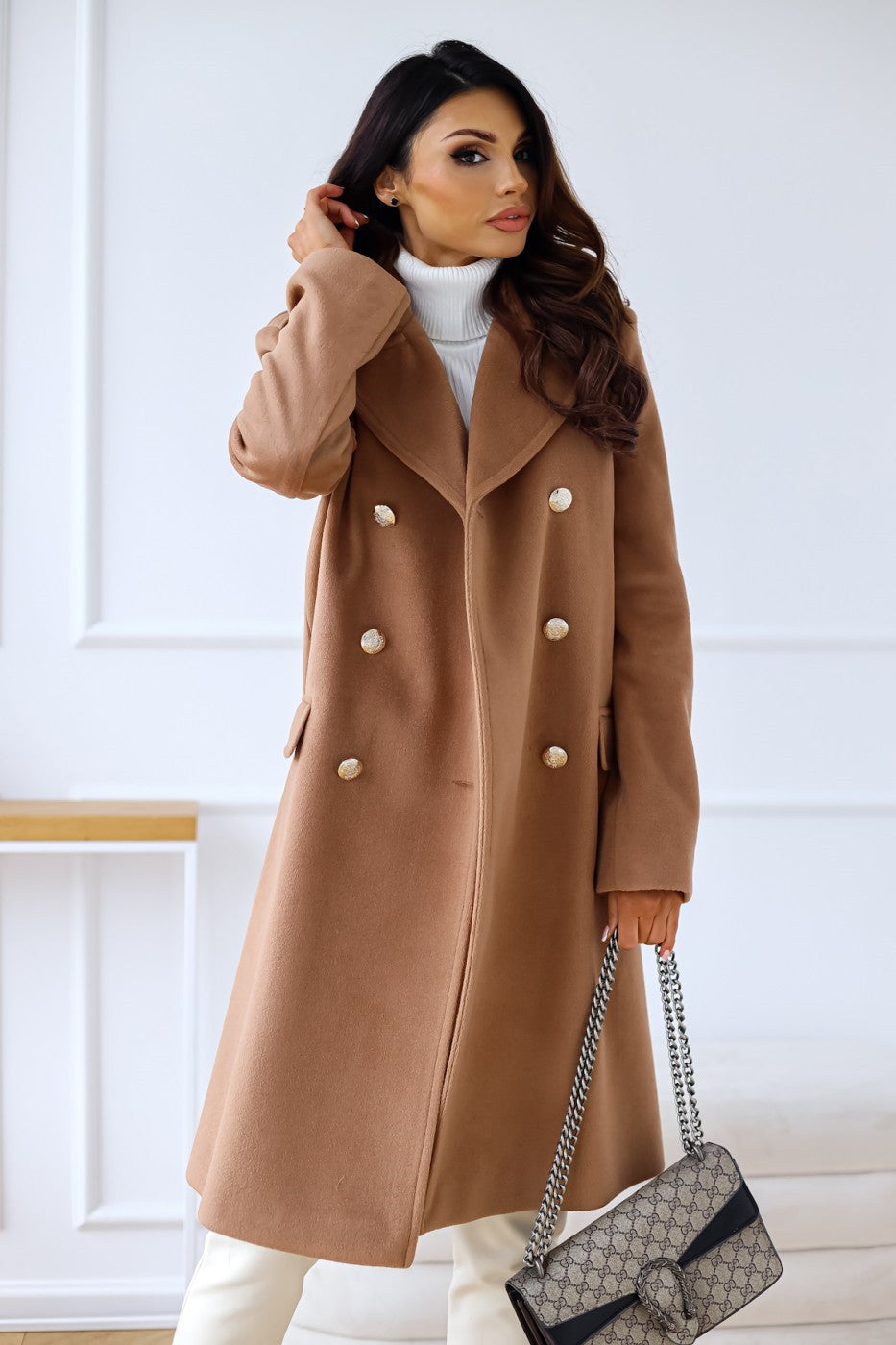Women's Coat - Double-Breasted Wool Blend - Tailored Fit - Knee-Length with Side Pockets