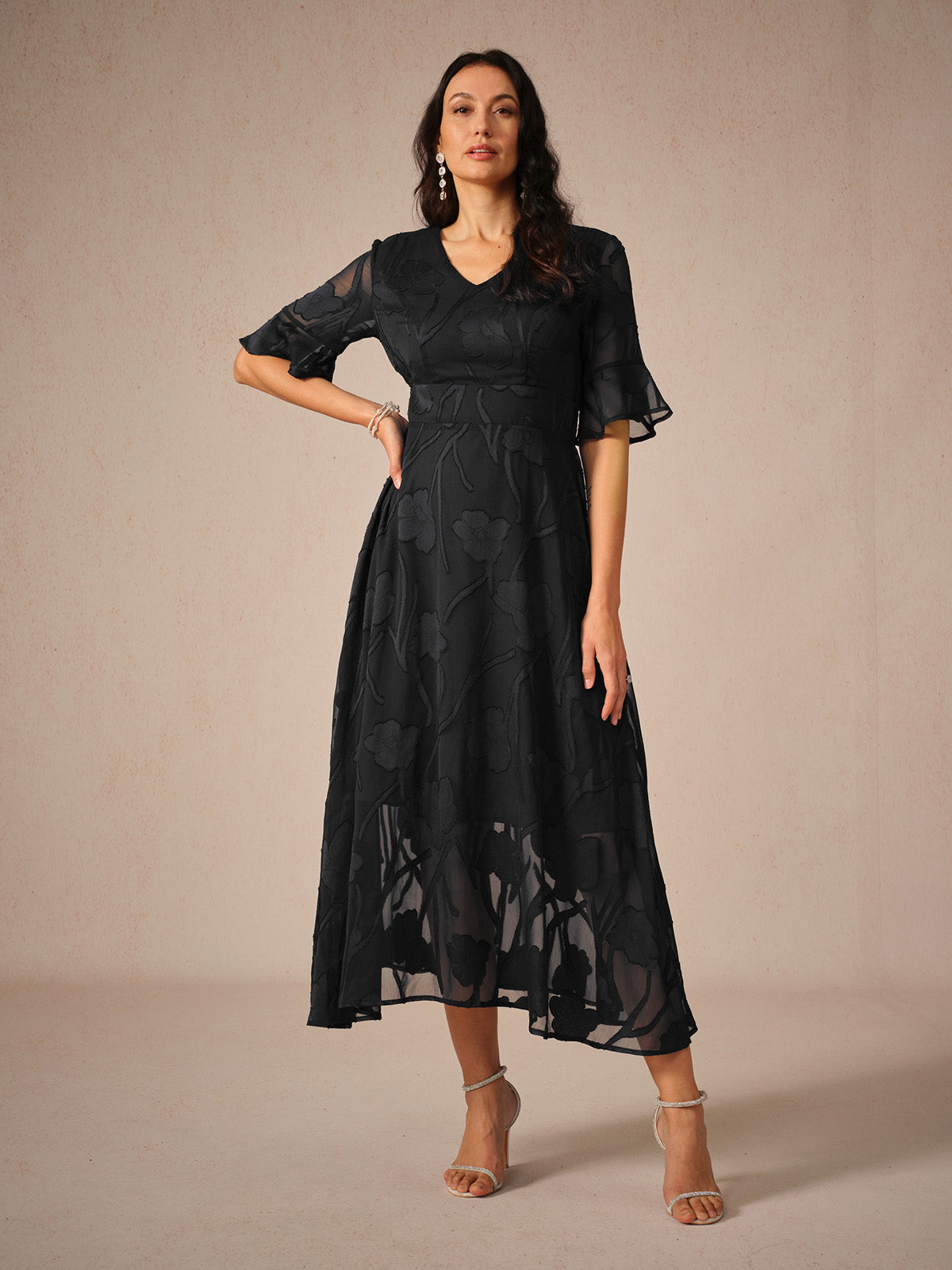 Dress for Women – Lace Maxi Dress – V-Neck – Ruffle Sleeves – Elegant Fit