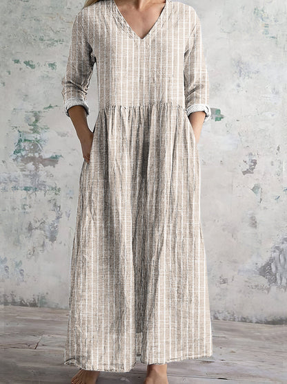 Women's Maxi Dress – Relaxed Fit – V-neck – Long-sleeved – Striped – Cotton