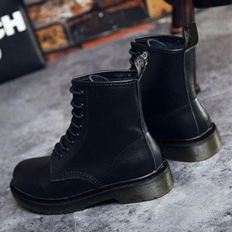 Dame Combat Boots - Skinn - Snøring - Ankelhøy - Robust Gummisåle