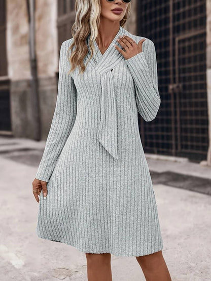 Dress in Ribbed Knit for Women – V-neck with Tie Detail – Long-sleeved – Comfortable Fit