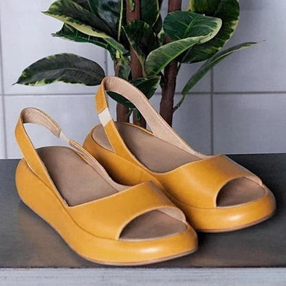 Women's Sandals – Open Toe – Comfortable Flat Sole – Trendy Cutout Detail
