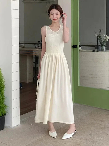 Women's Maxi Dress - Sleeveless - Round Neck - Light and Flowing Fit - Elegant Casual